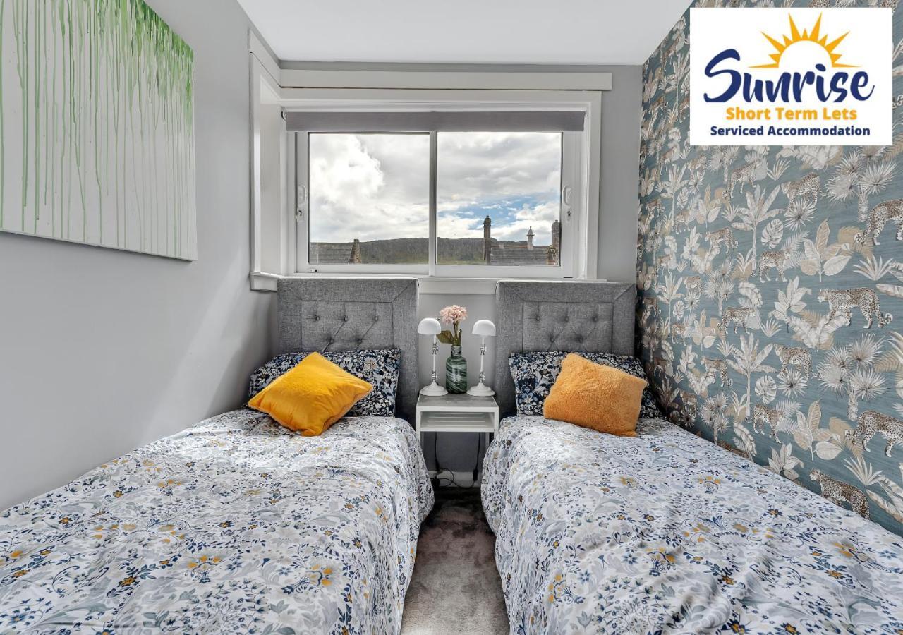 3 Beds At Arthurs Seat By Sunrise Short Lets エディンバラ エクステリア 写真